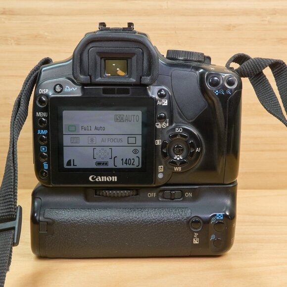 Canon EOS Rebel XTi (400D) Digital 10.1 MP Camera, w/ 18-55mm Lens, Battery Grip - Picture 10 of 11